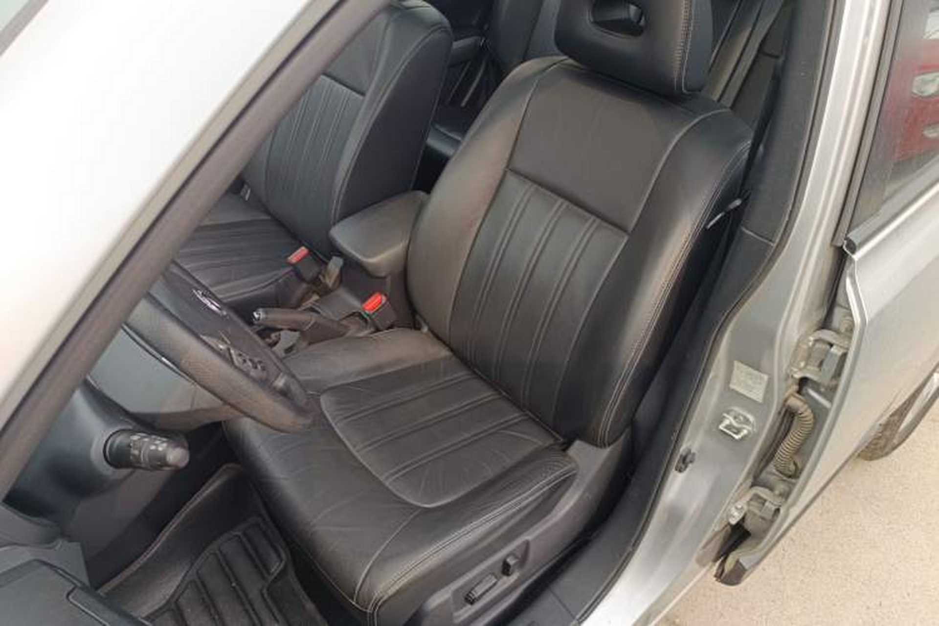 Used Dongfeng Fengdu MX6 2015 2.0L CVT 4x4 Dream Edition Left Front Seat