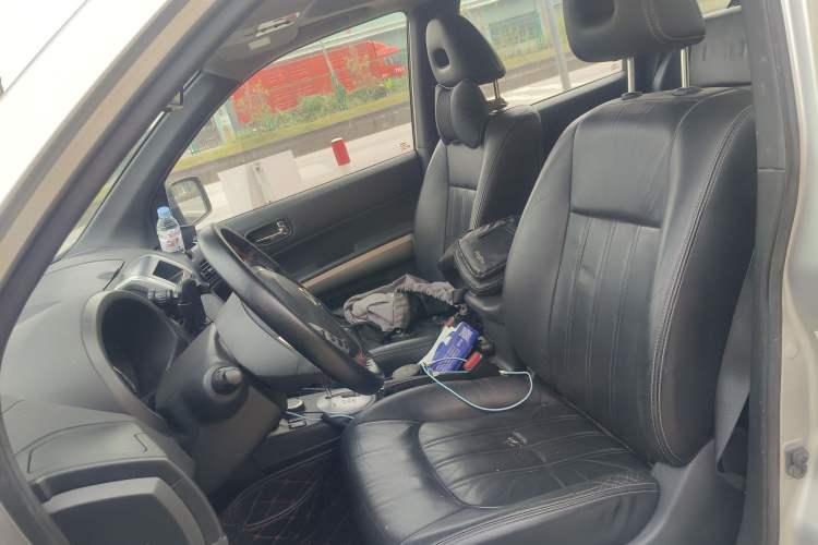 Used Dongfeng Fengdu MX6 2015 2.0L CVT 4x4 Dream Edition Left Front Seat