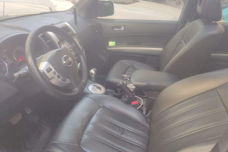 Used Dongfeng Fengdu MX6 2015 2.0L CVT 4x4 Dream Edition Left Front Seat