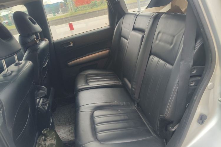 Used Dongfeng Fengdu MX6 2015 2.0L CVT 4x4 Dream Edition Left Rear Seat
