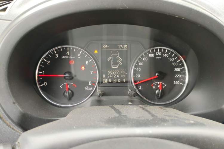 Used Dongfeng Fengdu MX6 2015 2.0L CVT 4x4 Dream Edition Odometer Close Up