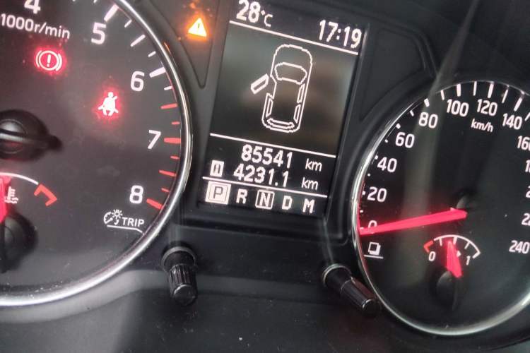 Used Dongfeng Fengdu MX6 2015 2.0L CVT Two-Wheel Drive Dream Edition Odometer Close Up