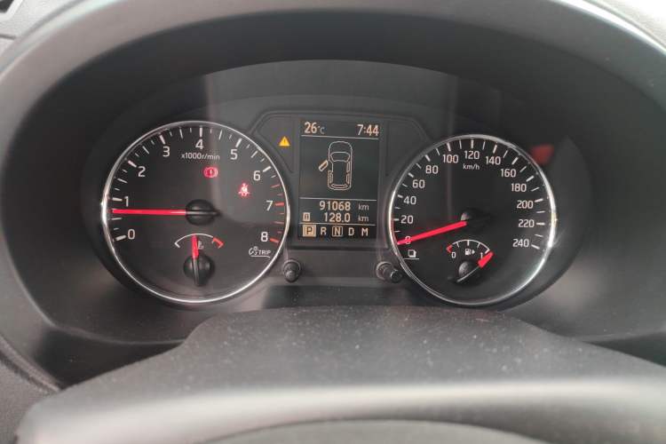 Used Dongfeng Fengdu MX6 2015 2.0L CVT All-Wheel-Drive All-in-One Version Odometer Close Up