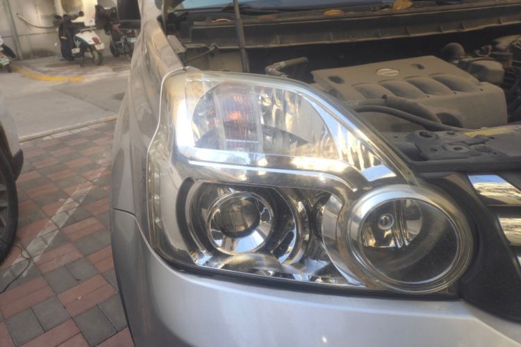 Used Dongfeng Fengdu MX6 2015 2.0L CVT 4x4 Dream Edition Right Front Headlight