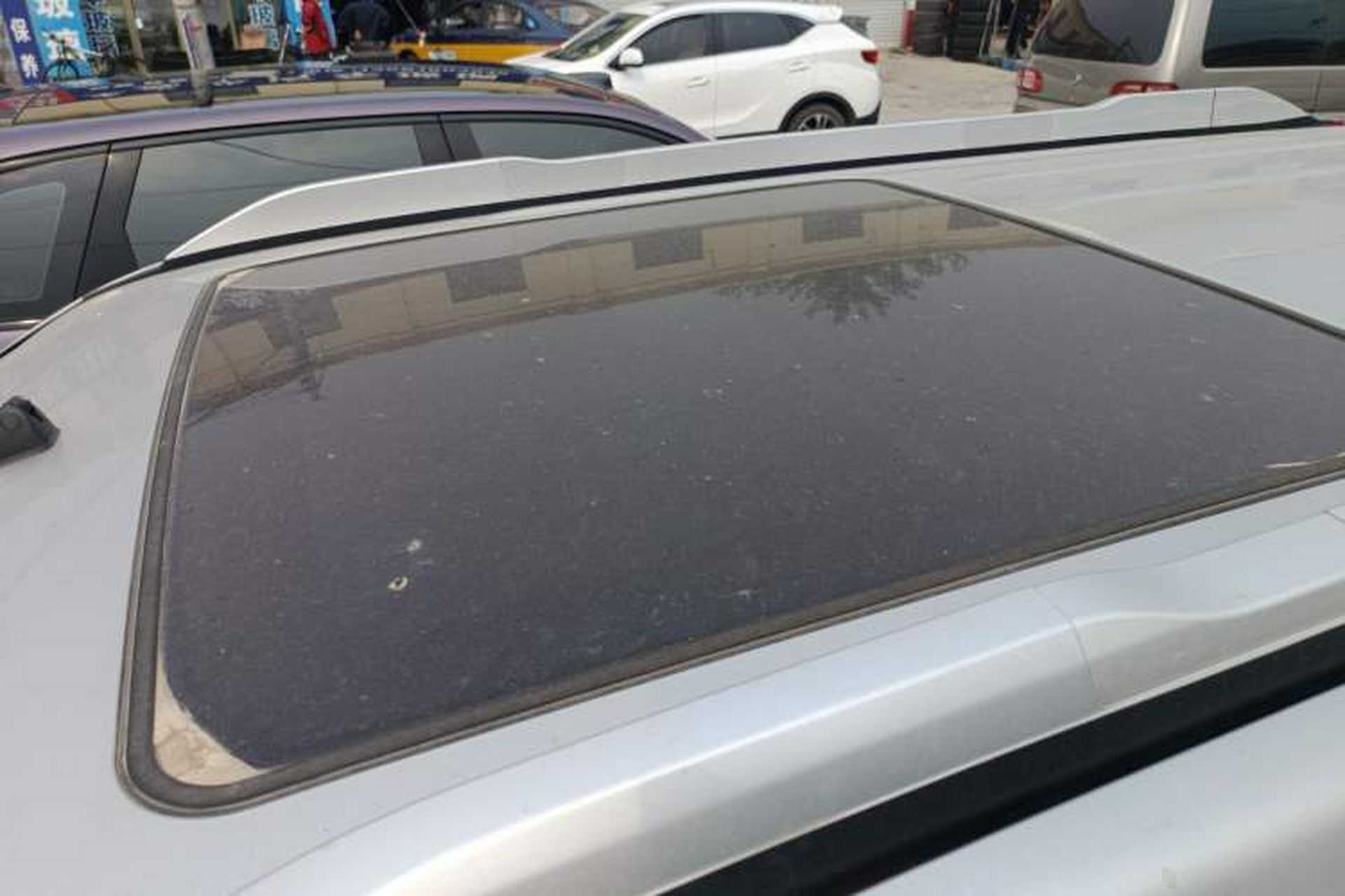 Used Dongfeng Fengdu MX6 2015 2.0L CVT 4x4 Dream Edition Roof