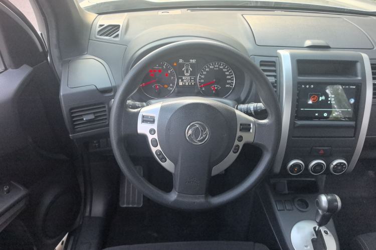 Used Dongfeng Fengdu MX6 2015 2.0L CVT Two-Wheel Drive All-Around Version Steering Wheel