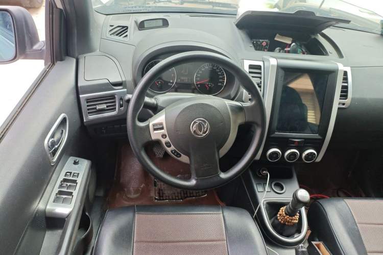 Used Dongfeng Fengdu MX6 2015 2.0L Manual Two-Wheel Drive Navigation Edition Steering Wheel