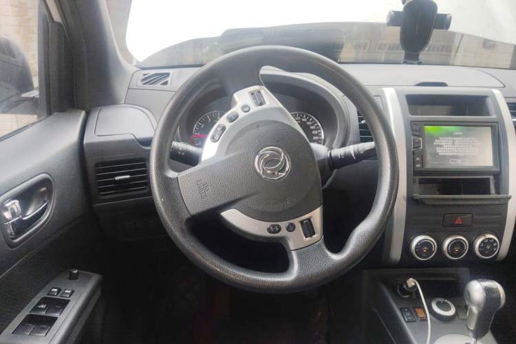 Used Dongfeng Fengdu MX6 2015 2.0L CVT Two-Wheel Drive Dream Edition Steering Wheel