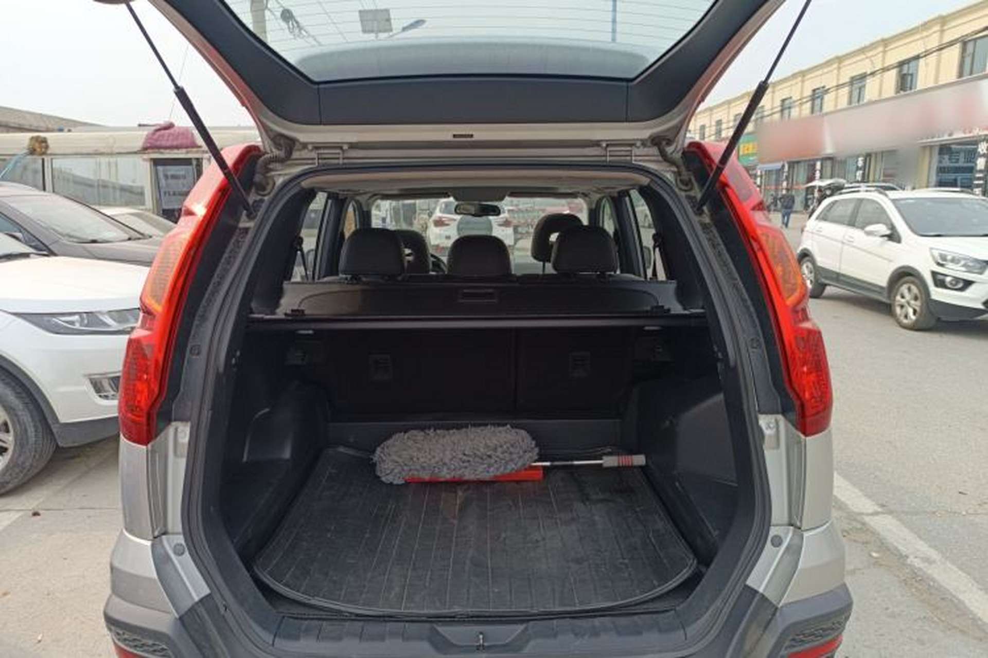 Used Dongfeng Fengdu MX6 2015 2.0L CVT 4x4 Dream Edition Trunk