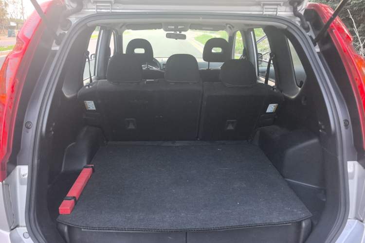 Used Dongfeng Fengdu MX6 2015 2.0L CVT Two-Wheel Drive All-Around Version Trunk