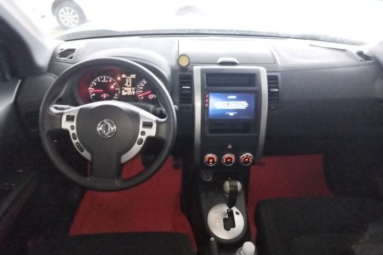 Used Dongfeng Fengdu MX6 2015 2.0L CVT Two-Wheel Drive All-Around Version Center Console