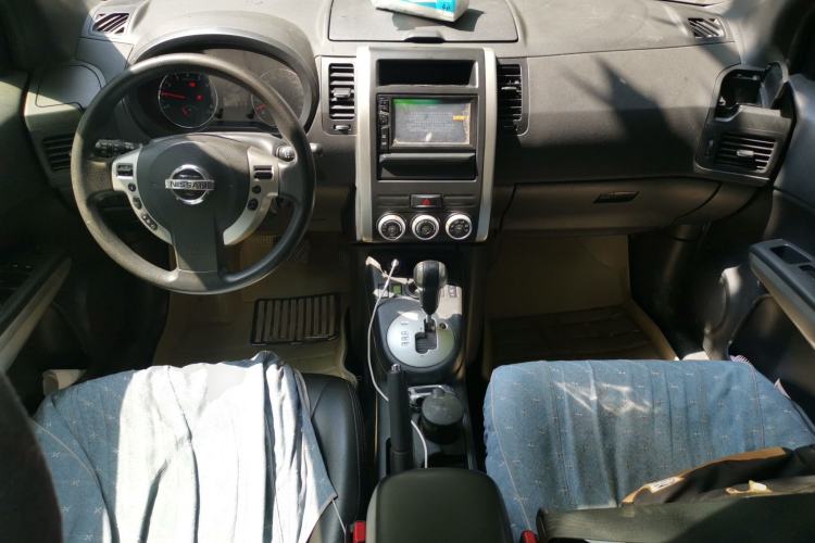 Used Dongfeng Fengdu MX6 2015 2.0L CVT Two-Wheel Drive Dream Edition Center Console