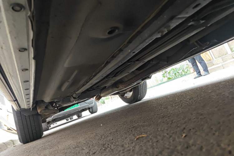 Used Dongfeng Fengdu MX6 2015 2.0L CVT Two-Wheel Drive Dream Edition Chassis Front Right