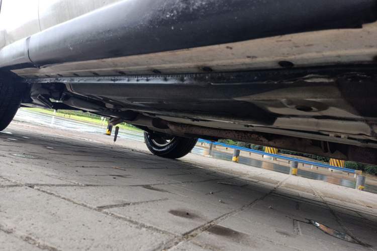 Used Dongfeng Fengdu MX6 2015 2.0L CVT Two-Wheel Drive Dream Edition Chassis Front Right