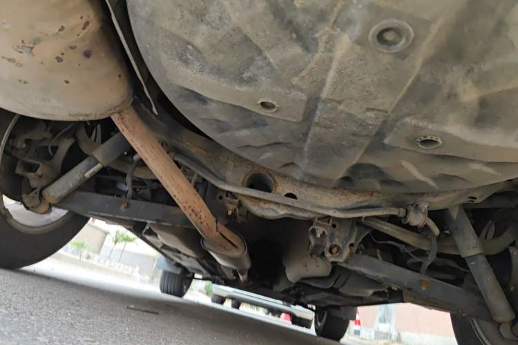 Used Dongfeng Fengdu MX6 2015 2.0L CVT Two-Wheel Drive Dream Edition Chassis Rear