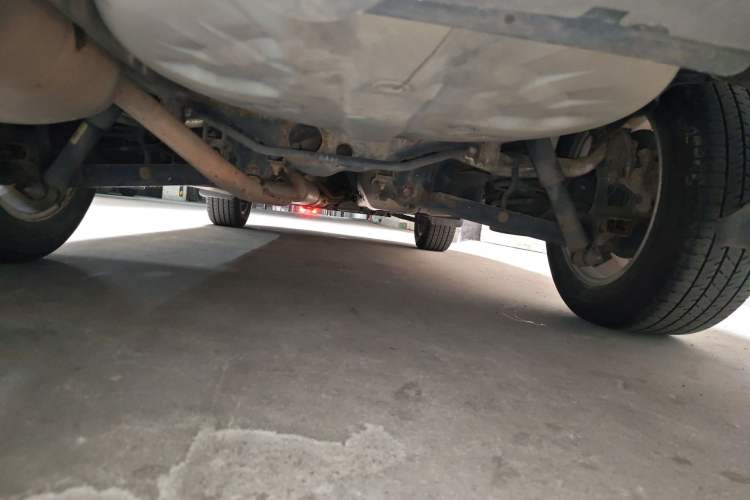 Used Dongfeng Fengdu MX6 2015 2.0L CVT Two-Wheel Drive Excellence Edition Chassis Rear