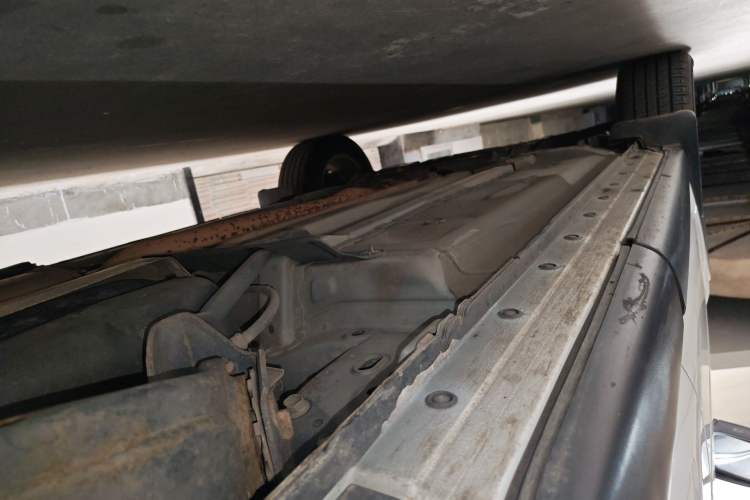 Used Dongfeng Fengdu MX6 2015 2.0L CVT Two-Wheel Drive Excellence Edition Chassis Rear Left
