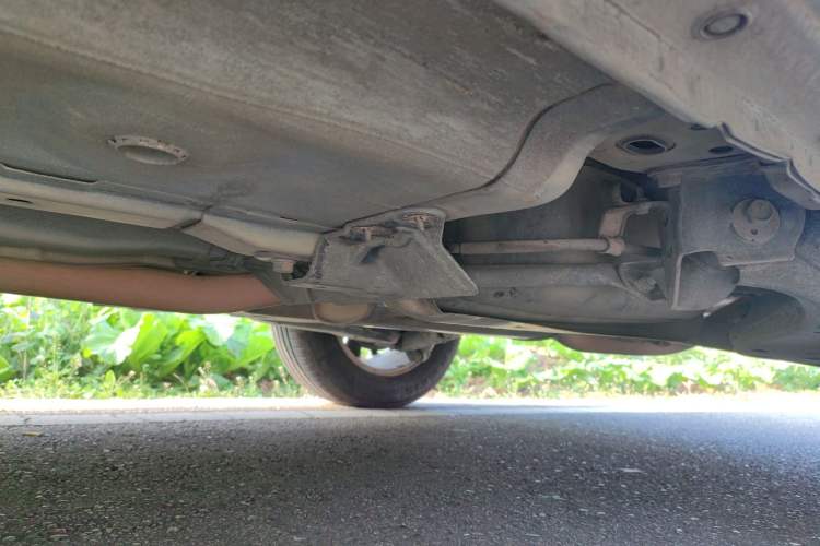 Used Dongfeng Fengdu MX6 2015 2.0L CVT Two-Wheel Drive Dream Edition Chassis Rear Left