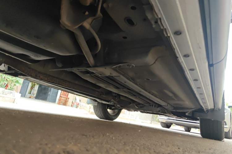 Used Dongfeng Fengdu MX6 2015 2.0L CVT Two-Wheel Drive Dream Edition Chassis Rear Right