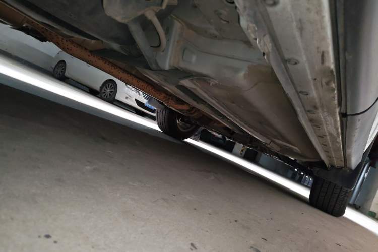 Used Dongfeng Fengdu MX6 2015 2.0L CVT Two-Wheel Drive Excellence Edition Chassis Rear Right
