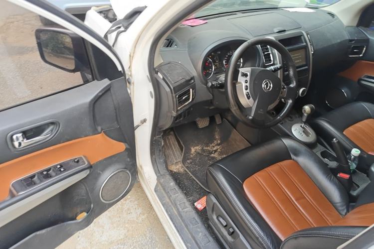 Used Dongfeng Fengdu MX6 2015 2.0L CVT Two-Wheel Drive Dream Edition Driver Seat