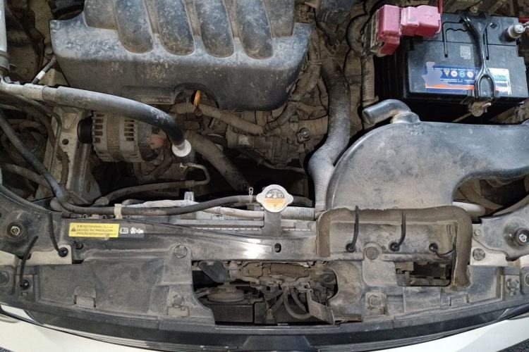 Used Dongfeng Fengdu MX6 2015 2.0L CVT 4x4 Dream Edition Engine Bay