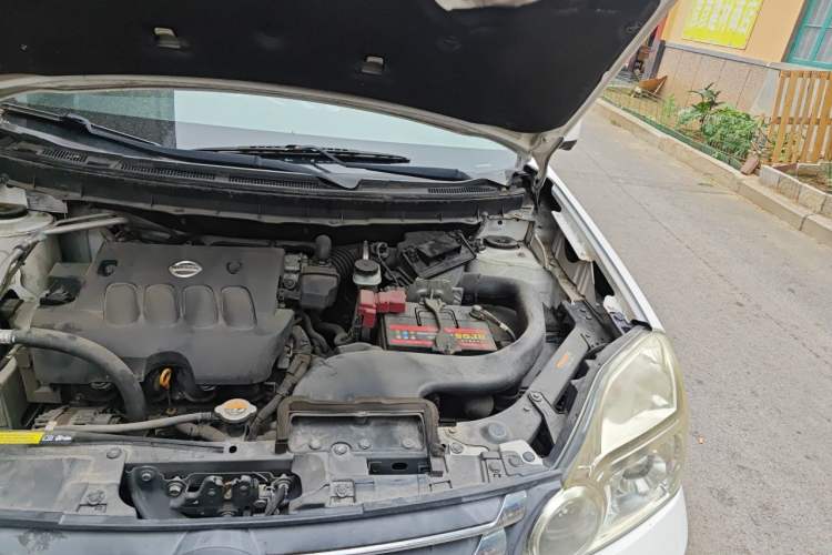 Used Dongfeng Fengdu MX6 2015 2.0L CVT Two-Wheel Drive Dream Edition Engine Bay Left