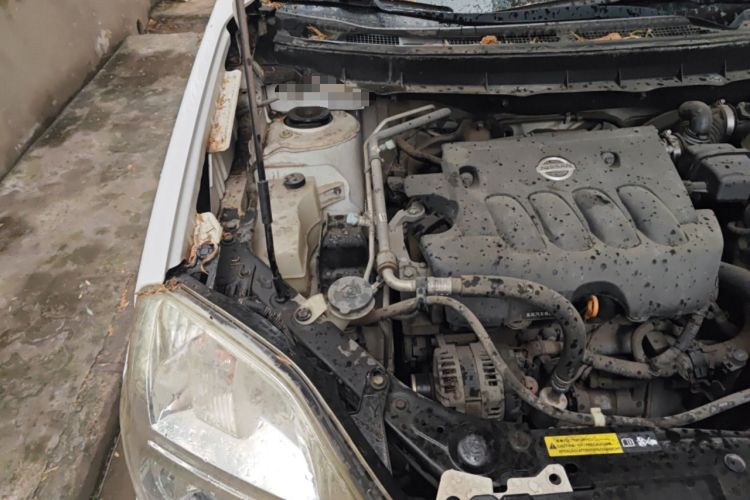 Used Dongfeng Fengdu MX6 2015 2.0L CVT Two-Wheel Drive Dream Edition Engine Bay Right