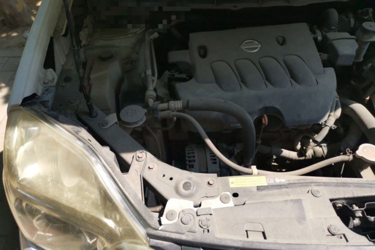 Used Dongfeng Fengdu MX6 2015 2.0L CVT Two-Wheel Drive Dream Edition Engine Bay Right