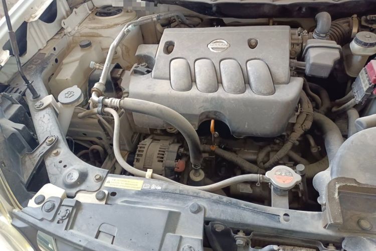 Used Dongfeng Fengdu MX6 2015 2.0L CVT Two-Wheel Drive Dream Edition Engine Bay Right