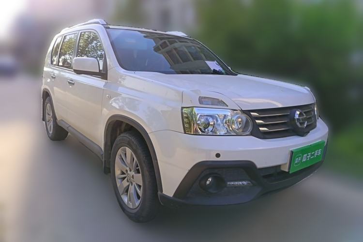 Used Dongfeng Fengdu MX6 2015 2.0L CVT Two-Wheel Drive Dream Edition Front Right 45 Deg