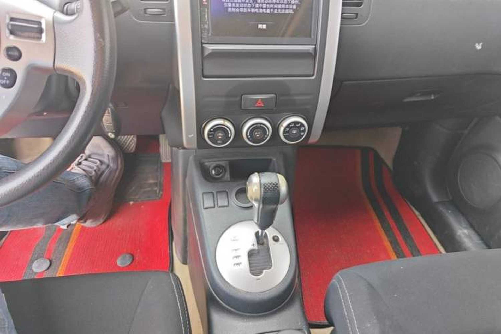 Used Dongfeng Fengdu MX6 2015 2.0L CVT Two-Wheel Drive Excellence Edition Gear Lever