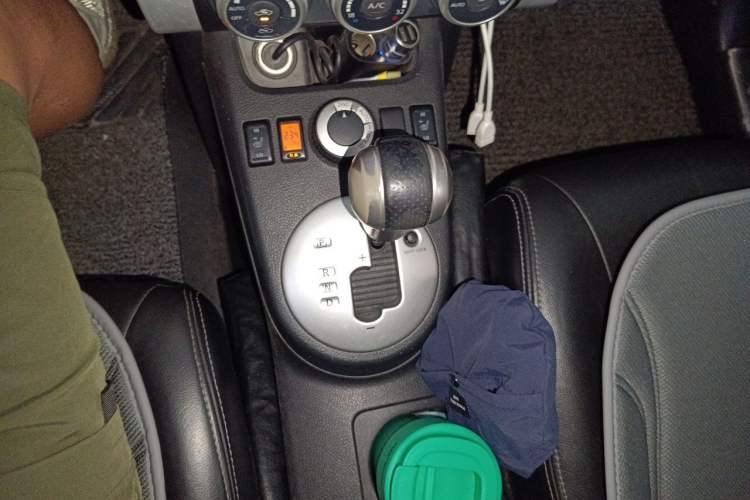 Used Dongfeng Fengdu MX6 2015 2.0L CVT 4x4 Dream Edition Gear Lever