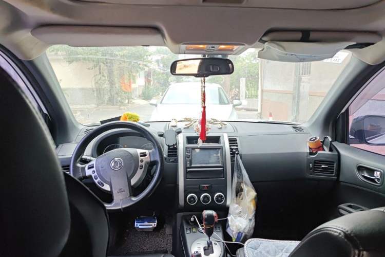 Used Dongfeng Fengdu MX6 2015 2.0L CVT Two-Wheel Drive Dream Edition Headliner