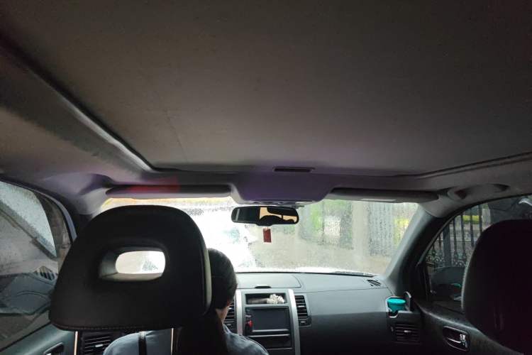 Used Dongfeng Fengdu MX6 2015 2.0L CVT Two-Wheel Drive Dream Edition Headliner