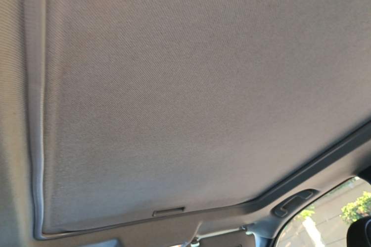 Used Dongfeng Fengdu MX6 2015 2.0L CVT Two-Wheel Drive Dream Edition Headliner
