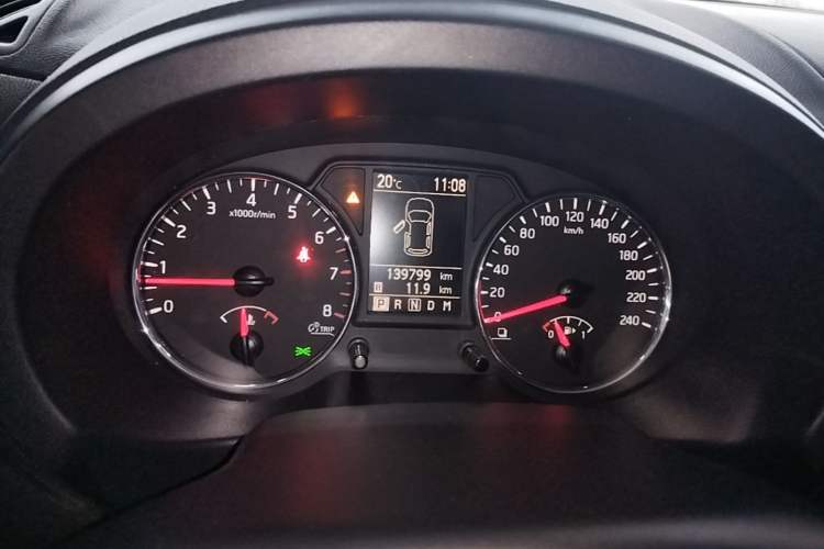 Used Dongfeng Fengdu MX6 2015 2.0L CVT Two-Wheel Drive All-Around Version Instrument Cluster