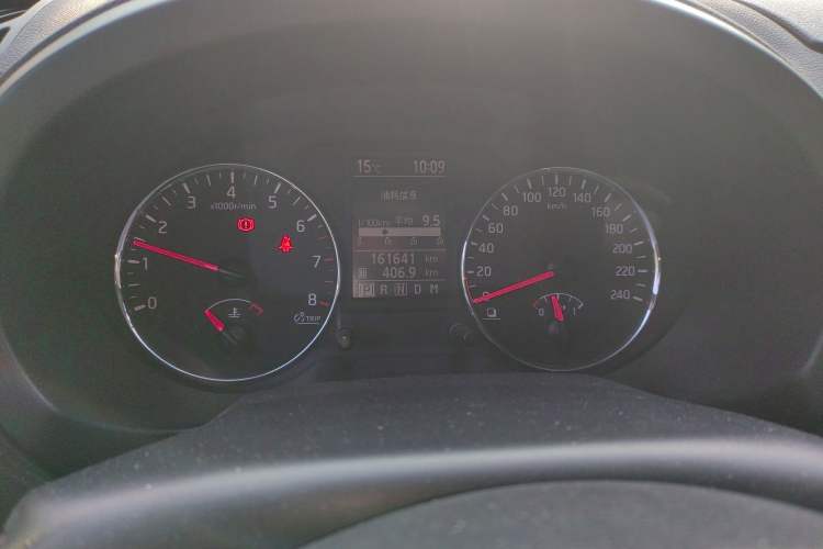 Used Dongfeng Fengdu MX6 2015 2.0L CVT Two-Wheel Drive Dream Edition Instrument Cluster