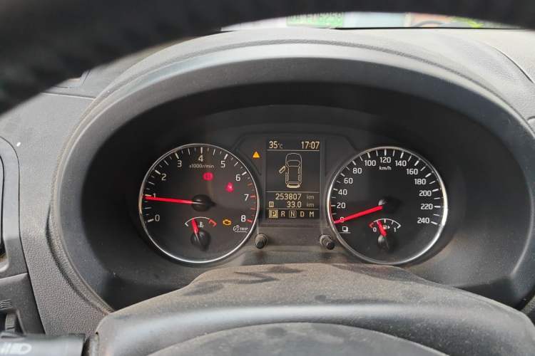 Used Dongfeng Fengdu MX6 2015 2.0L CVT Two-Wheel Drive Dream Edition Instrument Cluster