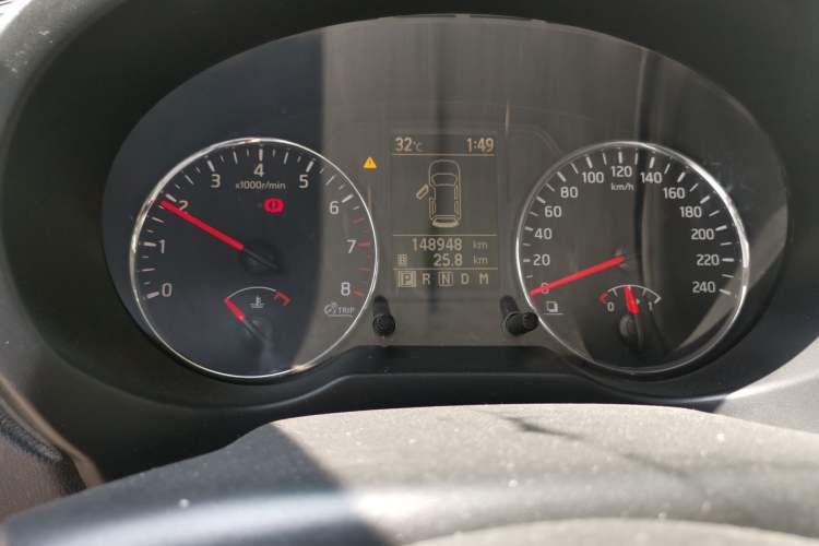 Used Dongfeng Fengdu MX6 2015 2.0L CVT Two-Wheel Drive Dream Edition Instrument Cluster