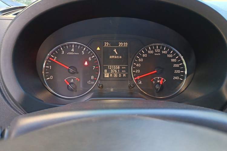 Used Dongfeng Fengdu MX6 2015 2.0L CVT Two-Wheel Drive Dream Edition Instrument Cluster