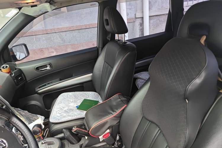 Used Dongfeng Fengdu MX6 2015 2.0L CVT Two-Wheel Drive Dream Edition Left Front Seat