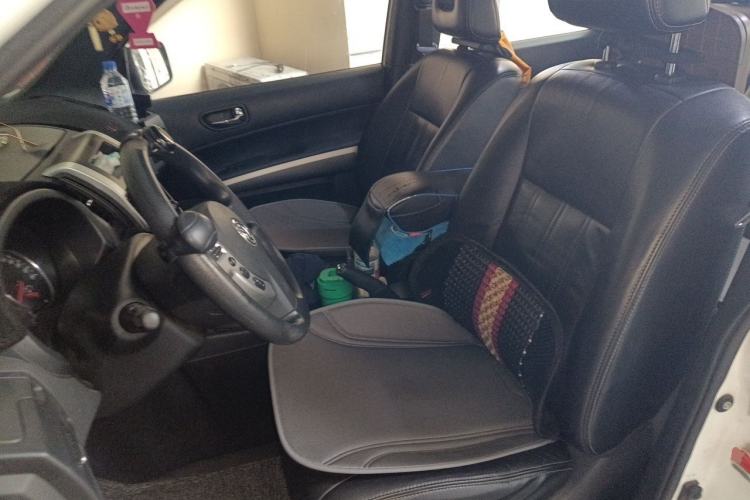 Used Dongfeng Fengdu MX6 2015 2.0L CVT 4x4 Dream Edition Left Front Seat