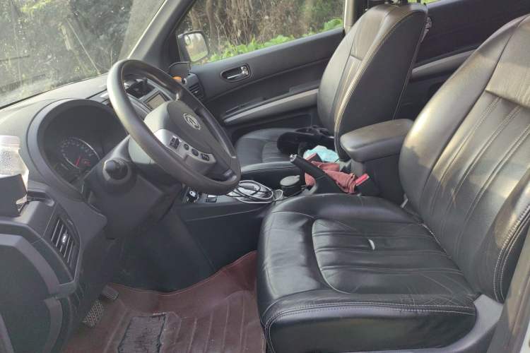 Used Dongfeng Fengdu MX6 2015 2.0L CVT Two-Wheel Drive Dream Edition Left Front Seat