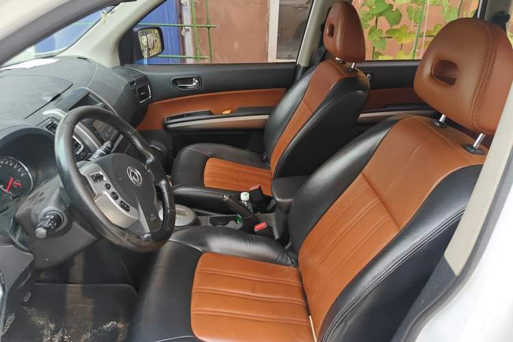 Used Dongfeng Fengdu MX6 2015 2.0L CVT Two-Wheel Drive Dream Edition Left Front Seat