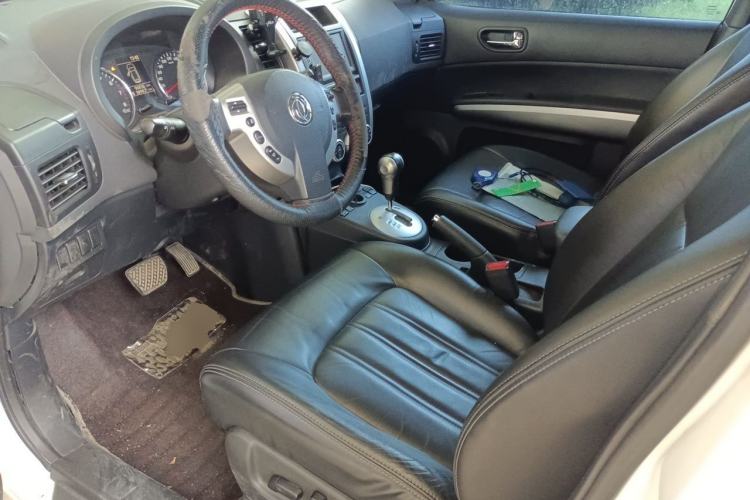 Used Dongfeng Fengdu MX6 2015 2.0L CVT Two-Wheel Drive Dream Edition Left Front Seat