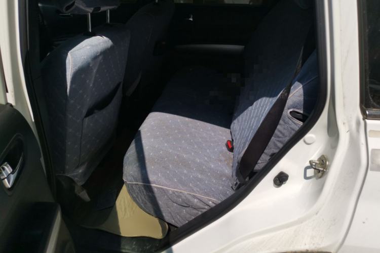 Used Dongfeng Fengdu MX6 2015 2.0L CVT Two-Wheel Drive Dream Edition Left Rear Seat