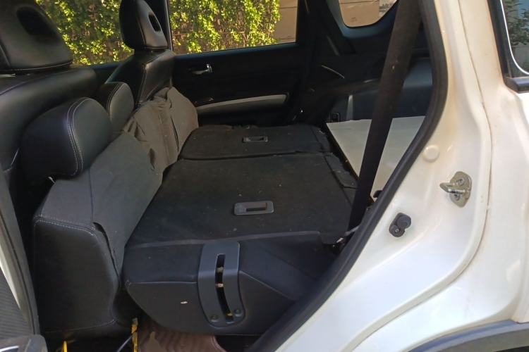 Used Dongfeng Fengdu MX6 2015 2.0L CVT Two-Wheel Drive Dream Edition Left Rear Seat