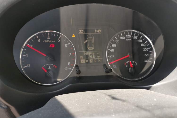 Used Dongfeng Fengdu MX6 2015 2.0L CVT Two-Wheel Drive Dream Edition Odometer Close Up