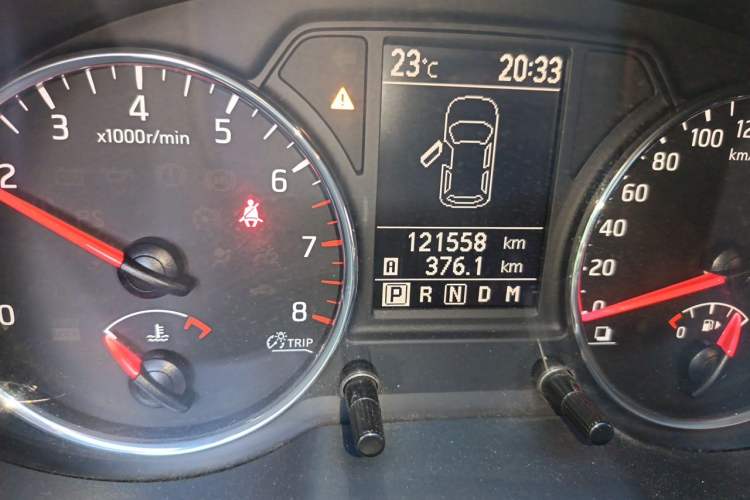 Used Dongfeng Fengdu MX6 2015 2.0L CVT Two-Wheel Drive Dream Edition Odometer Close Up